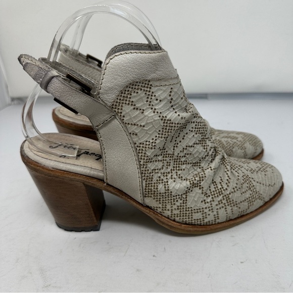 FREE PEOPLE Western Bootie Slingback Sz 38 Laser Cut Floral Leather Boot Boho - Picture 7 of 14